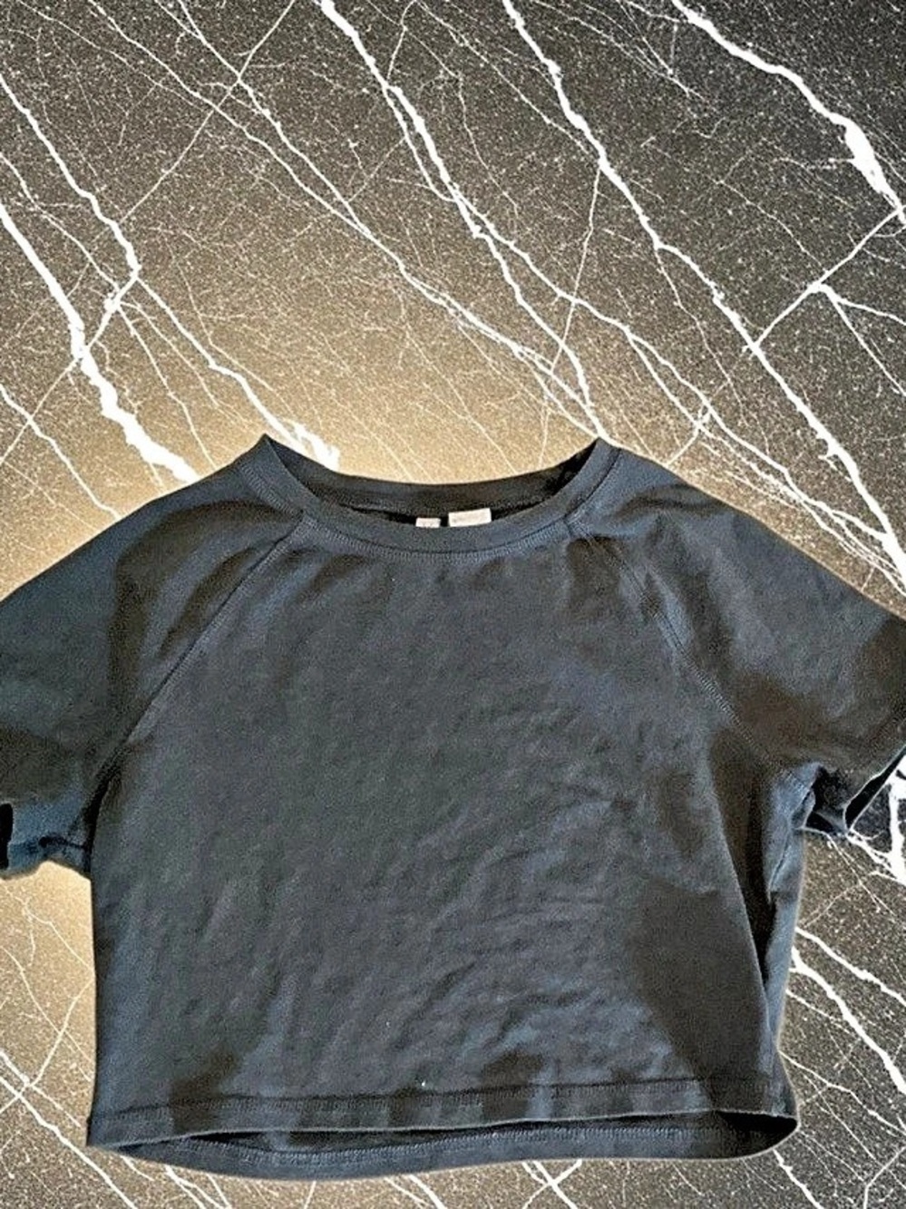 H&Medium Short Sleeve Crop Top in Gray Size Medium
